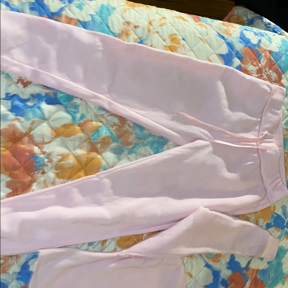 Pink sweatsuit set supper cute - Picture 3 of 3